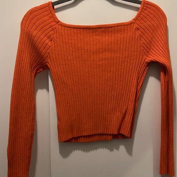 WILD FABLE • ORANGE SWEATER • SMALL - Picture 3 of 3